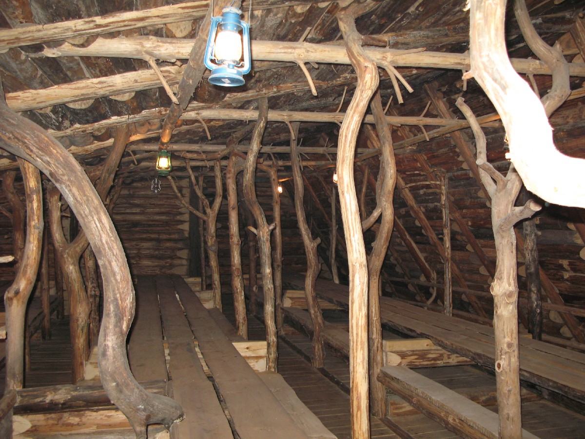 Inside one of the houses. Mustjoe Kortsitalu (Mustjõe Kõrtsitalu).