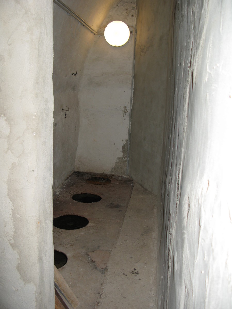 Toilet DC. Passages of the bastions Kiek in de Kök.