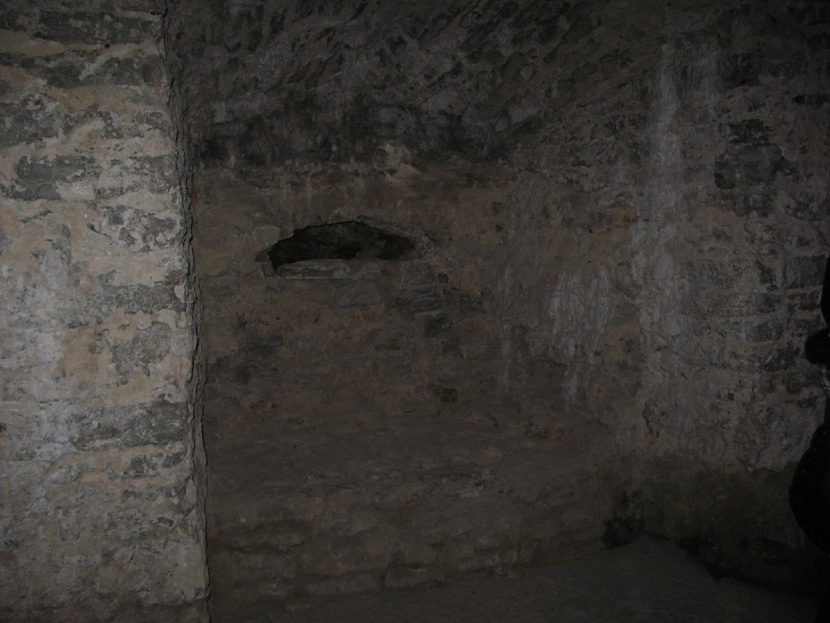 A place for cannon. Passages of the bastions Kiek in de Kök.
