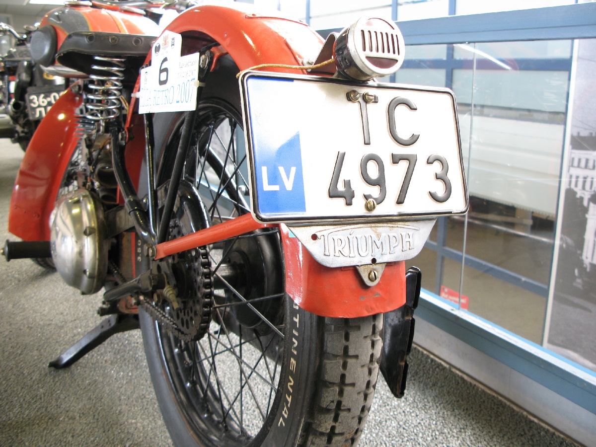 Мотоцикл TRIUMPH. Рижский Моторный музей.