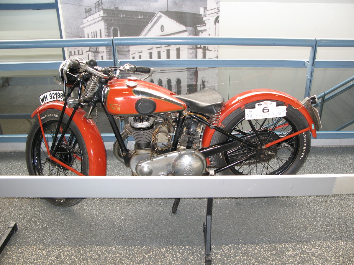 Мотоцикл TRIUMPH. Рижский Моторный музей.