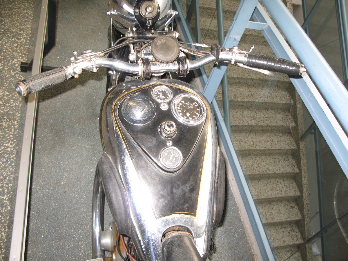 Motorcycle ARIEL - VG 500 
