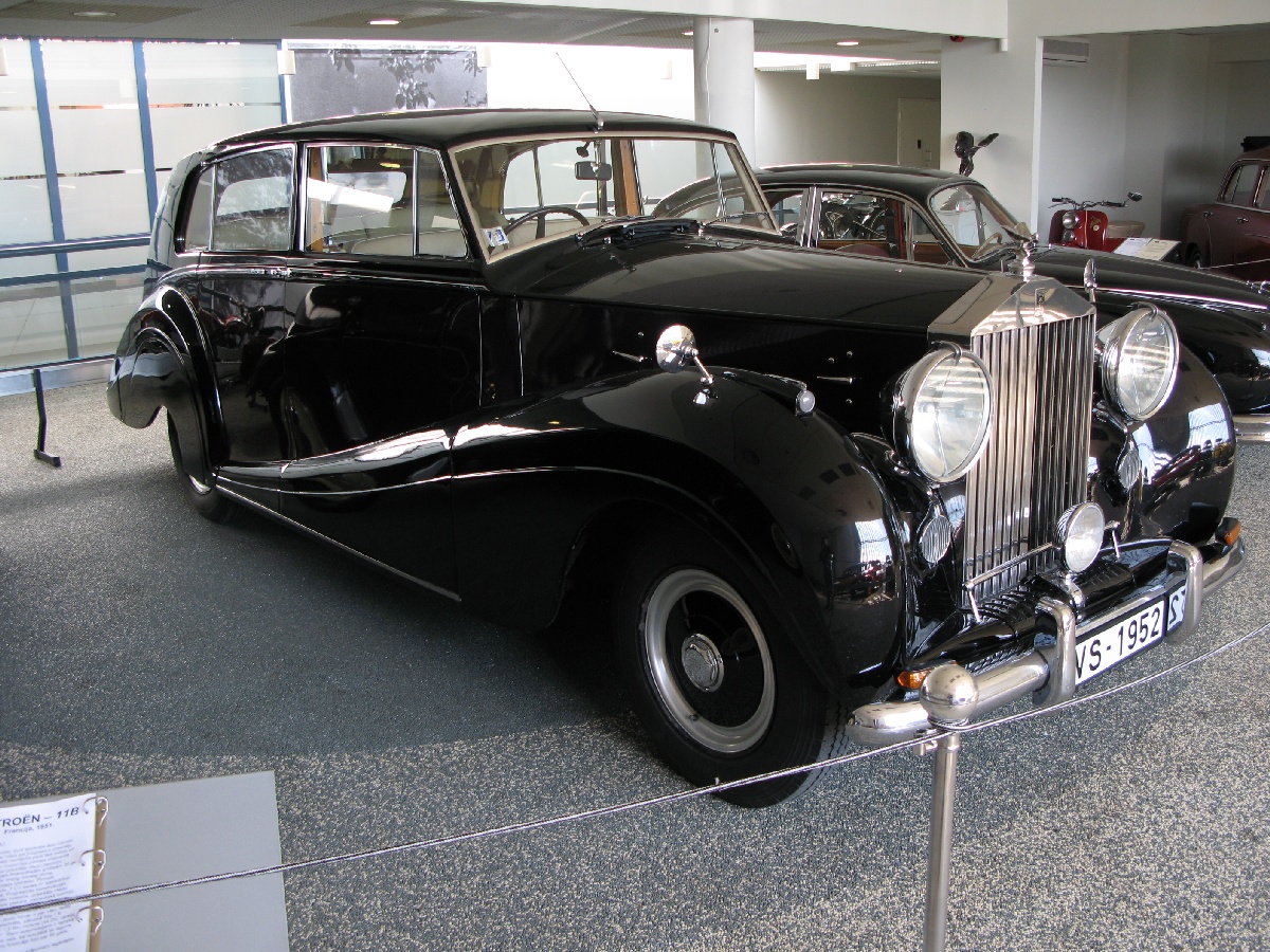 ROLLS - ROYCE Silver Wraith. 1952. Riga Motor Museum.
