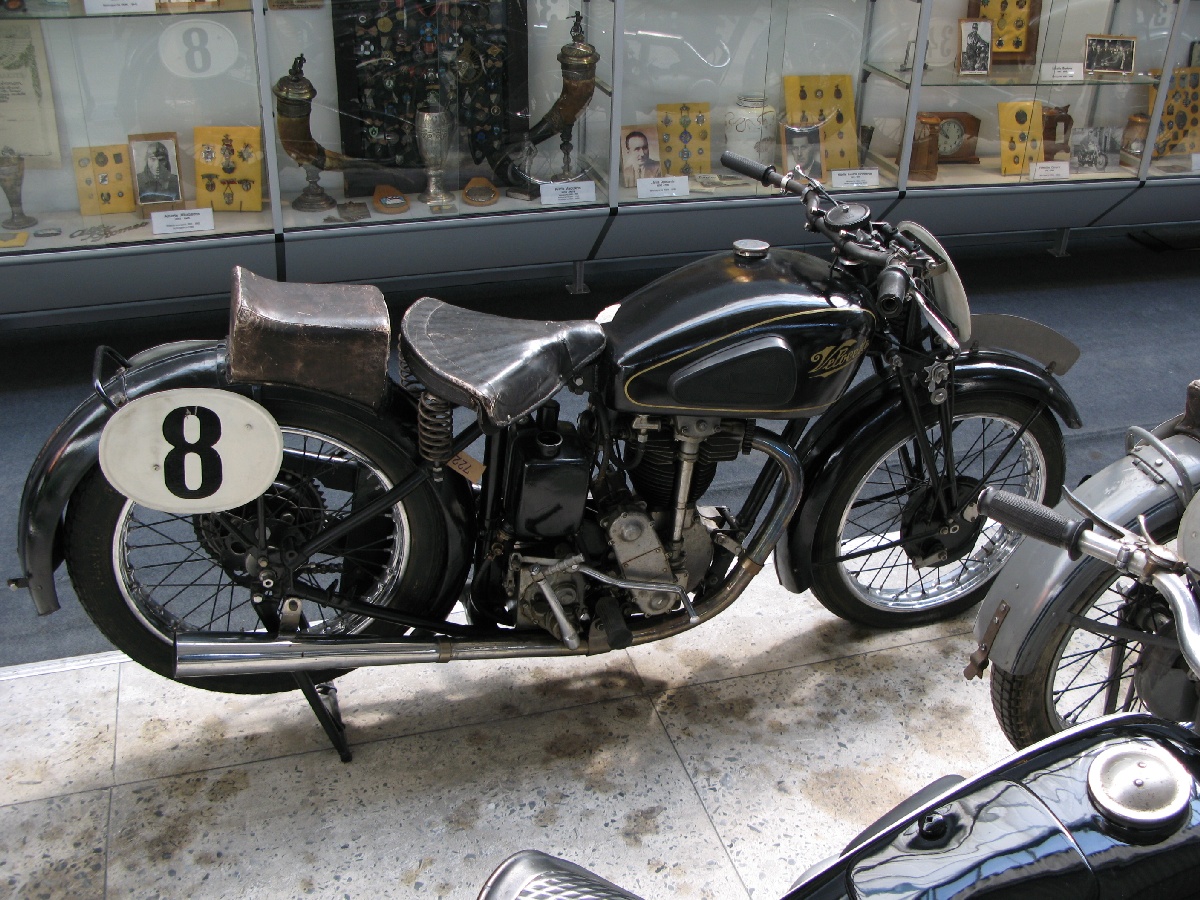 Мотоцикл VELOCETTE KSS350. 1939. Рижский Моторный музей.
