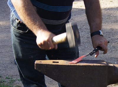 Alatskivi and handmade knives