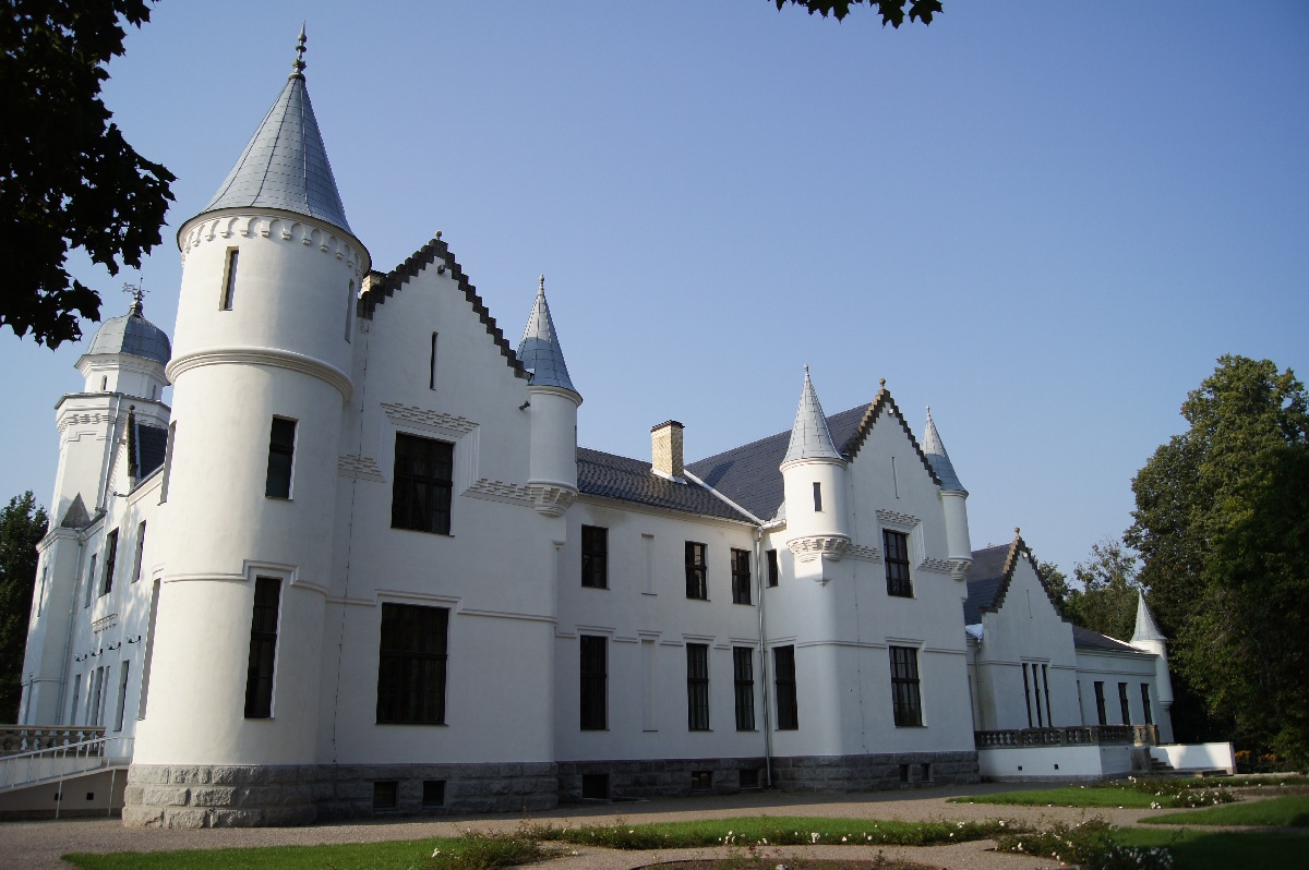  Замок (дворец) Алатскиви.