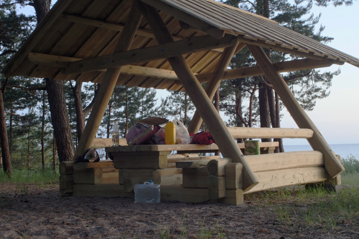 Ночёвка с палатками, krapi telkimisala. Поездка в Латвию.