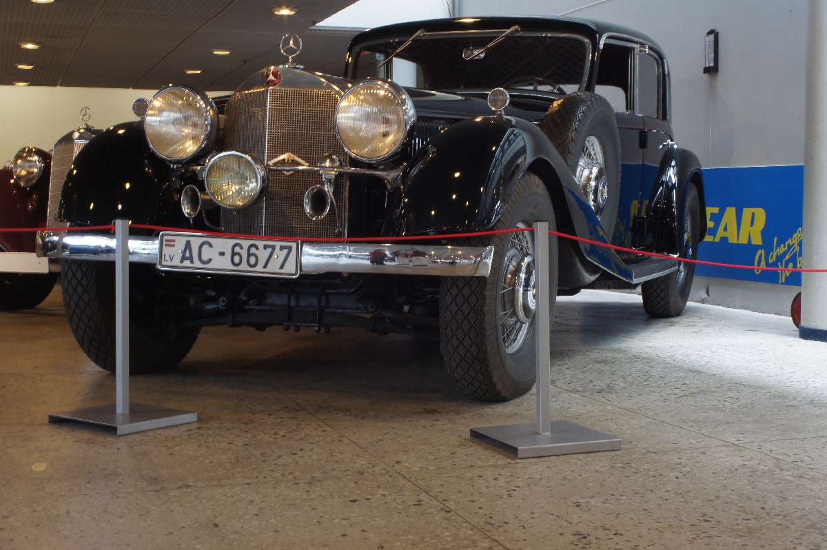 Mercedes Benz 380. Riga Motor Museum.