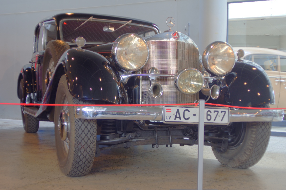 Mercedes Benz 380. Рижский Моторный музей.