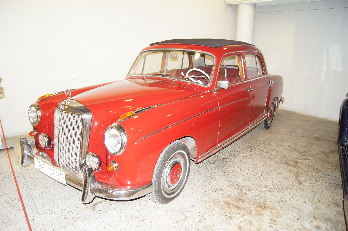 Mercedes Benz 220 SE, 1959. Riga Motor Museum.
