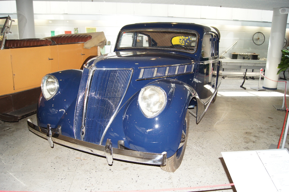 Renault Viva Grand Sport, 1938. Рижский Моторный музей.