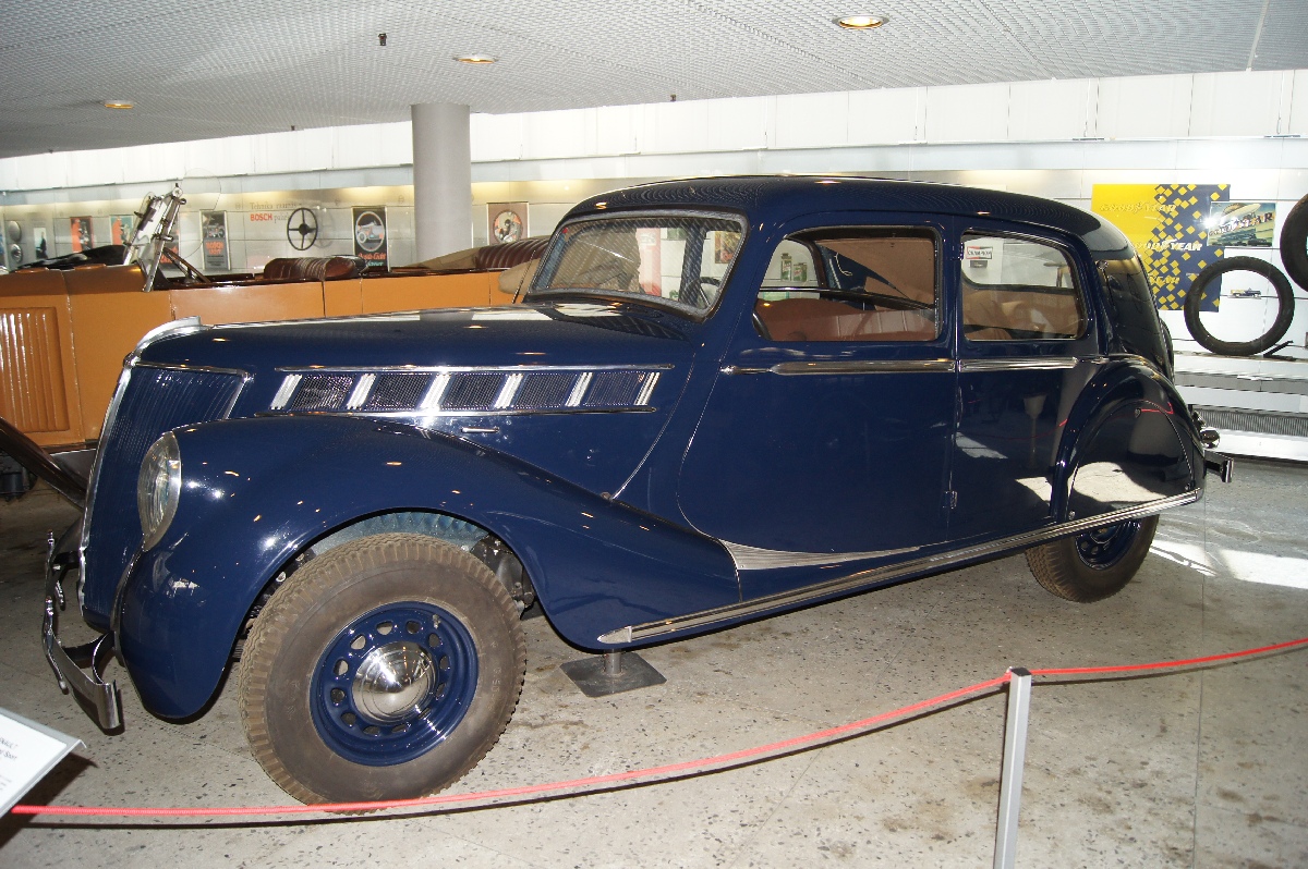 Renault Viva Grand Sport, 1938. Рижский Моторный музей.