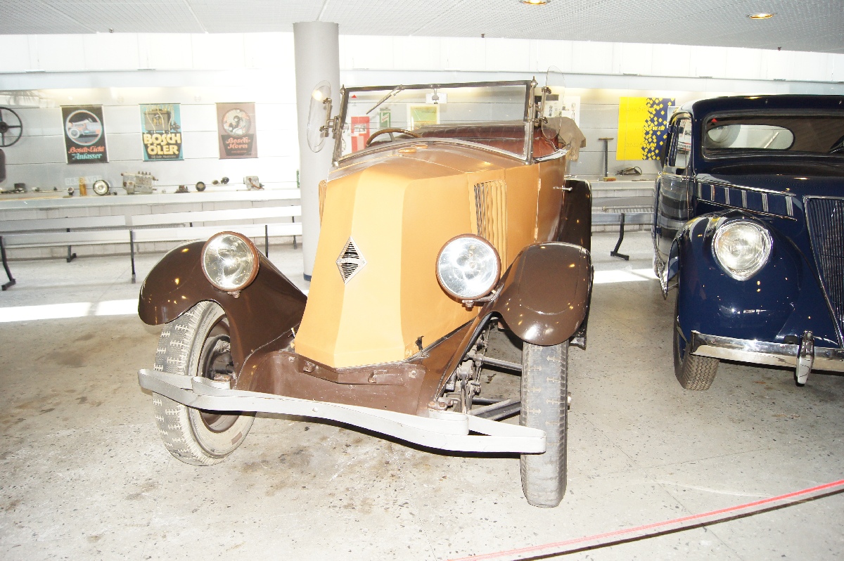 Renault 10 CV (9/45 HP), 1928. Riia motomuuseum.