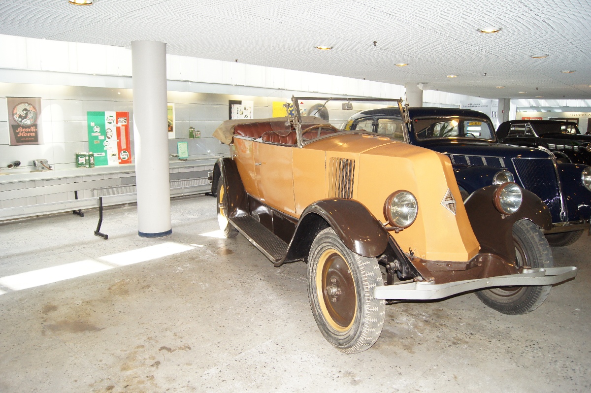 Renault 10 CV (9/45 HP), 1928. Рижский Моторный музей.