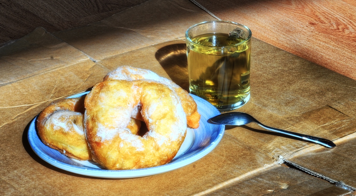  Donuts and green Chinese tea.
