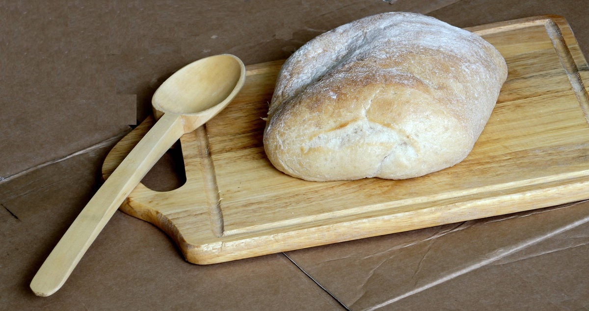  Итальянский хлеб и варёная сгущёнка.