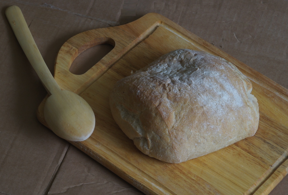  Итальянский хлеб и варёная сгущёнка.