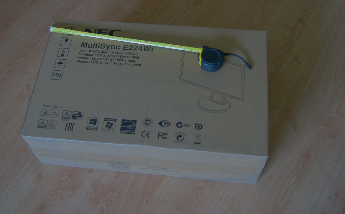 Коробка. Монитор NEC MultiSync E224wi.
