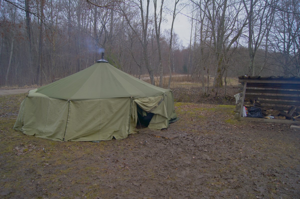 Шведская армейская 10 местная палатка. Пикник в Соомаа. Meiekose saarte laagriplats.