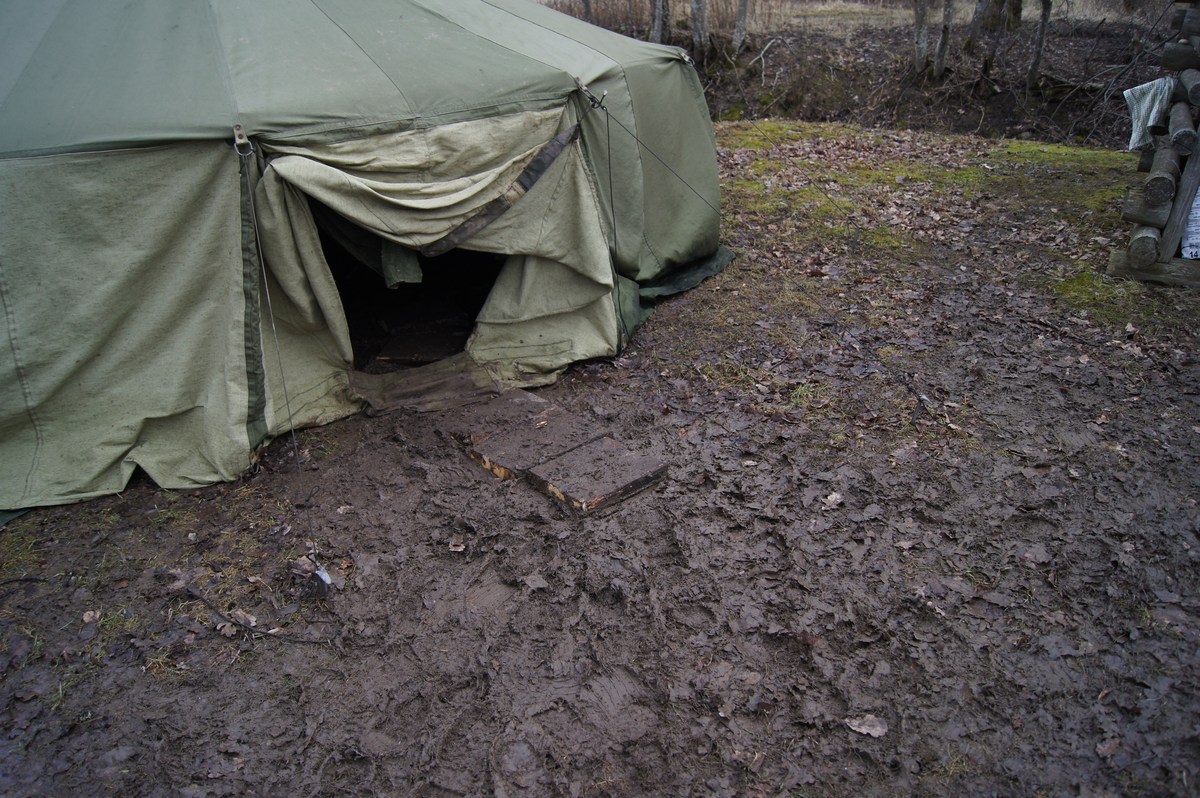 Шведская армейская 10 местная палатка. Пикник в Соомаа. Meiekose saarte laagriplats.