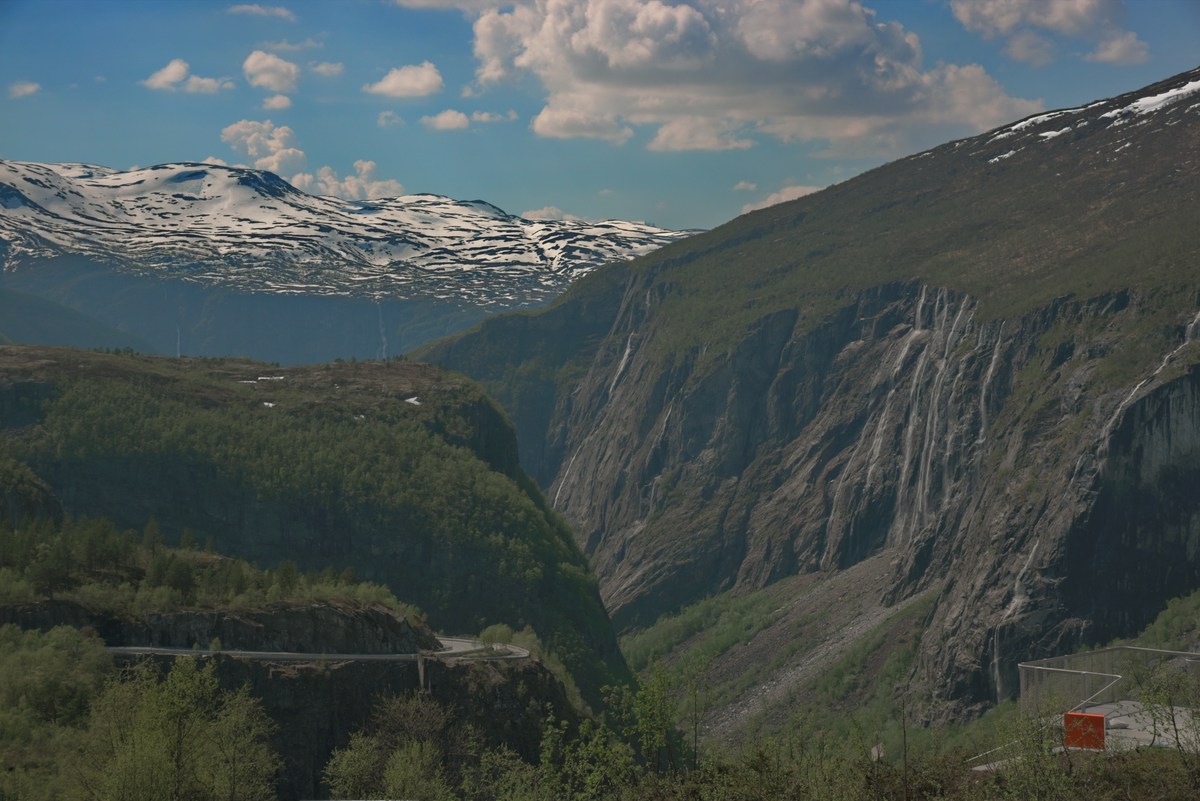 Горы. Норвегия. Едем через перевал.
