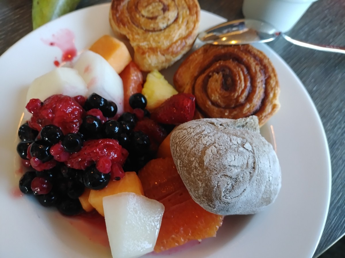 Завтрак на пароме. Поездка в Финляндию, Хельсинки.