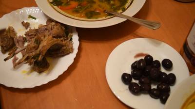 Делаем мясо с вином в казане без костра. 