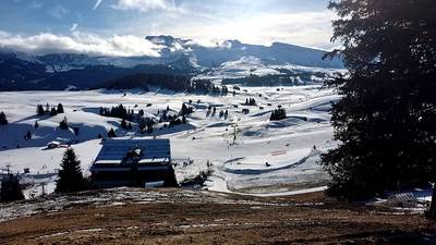 Горнолыжный курорт в Италии Доломит. Забрались на гору. Посетили аутлет. 