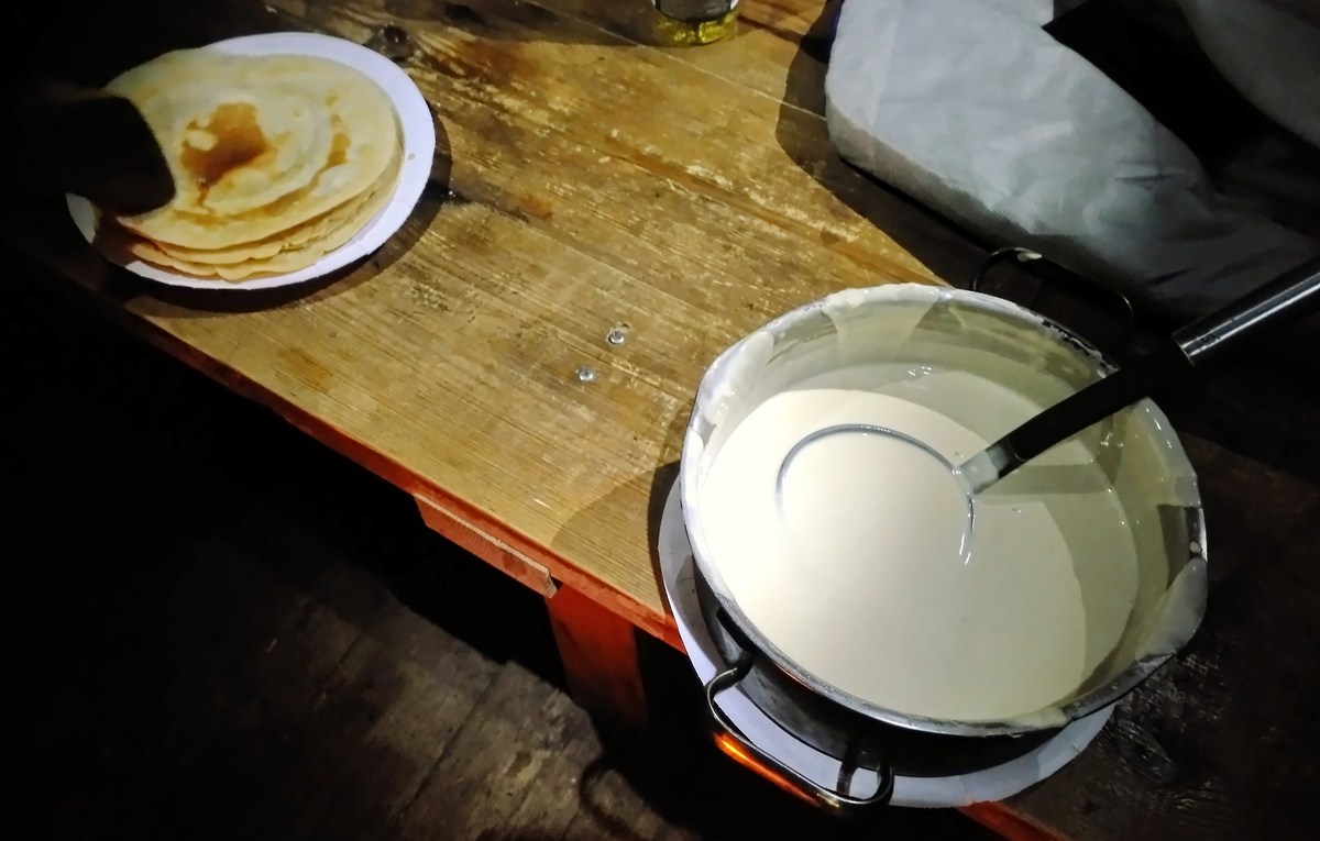  Эстония. Лесной дом Вялламяе и пикниковое место.