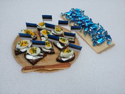 Эстония. Лесной дом Вялламяе и пикниковое место.