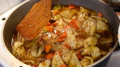 Пробуем второй раз. Мясо с овощами без воды. 