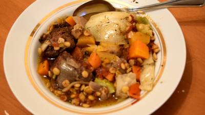 Пробуем второй раз. Мясо с овощами без воды. 